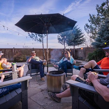 Left Coast Lodge - Pet Friendly Sisters Kültér fotó