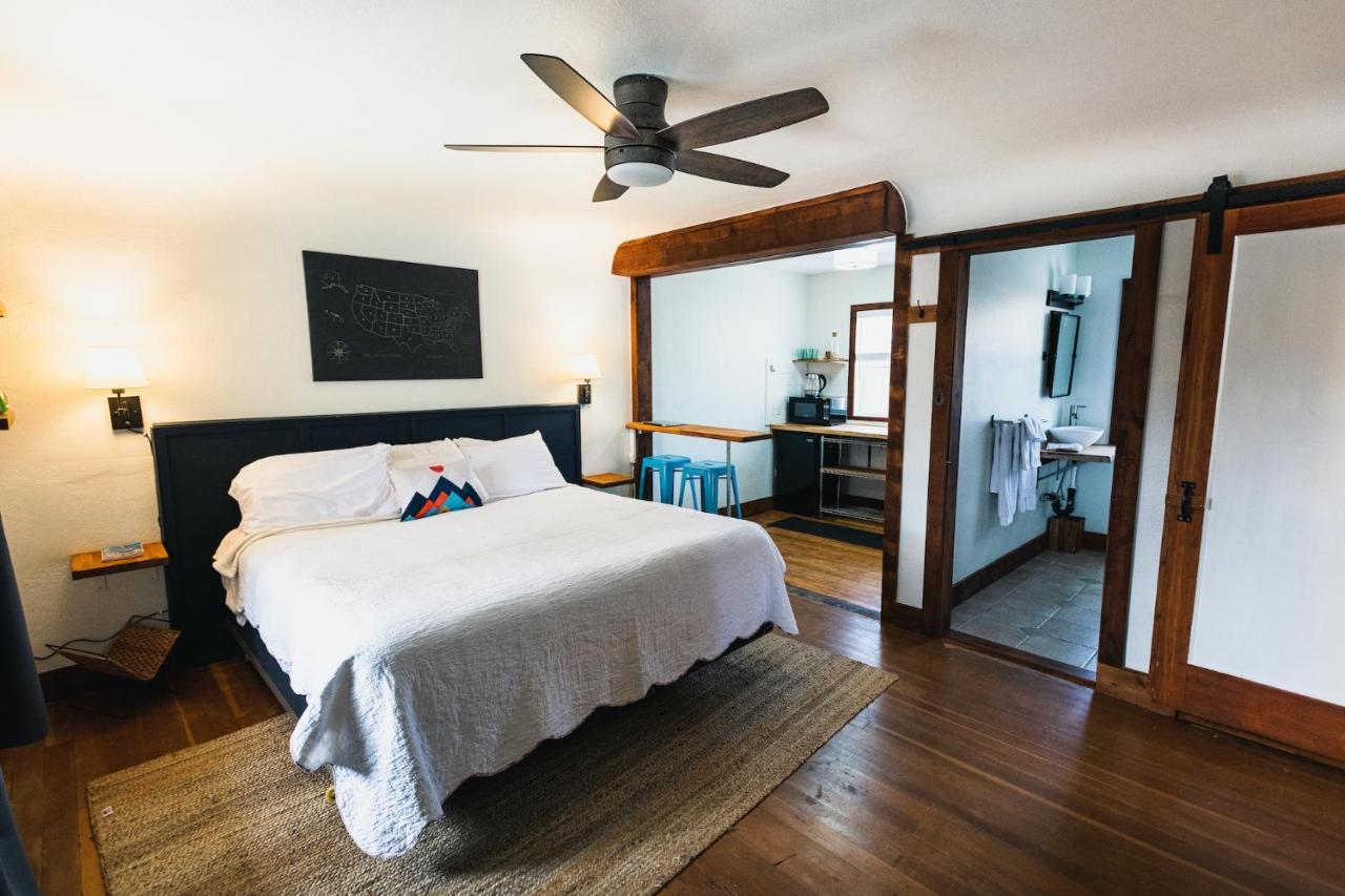 Left Coast Lodge - Pet Friendly Sisters Kültér fotó