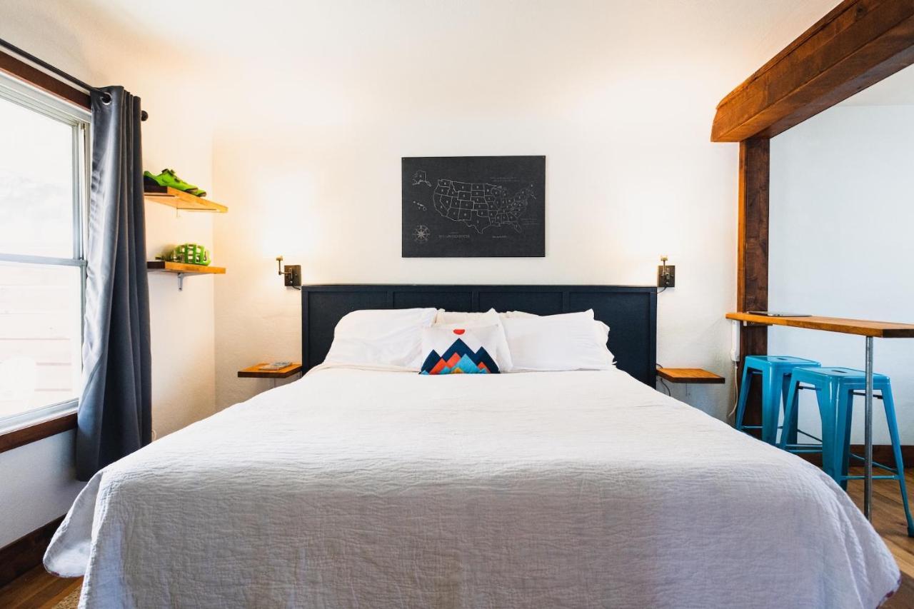 Left Coast Lodge - Pet Friendly Sisters Kültér fotó