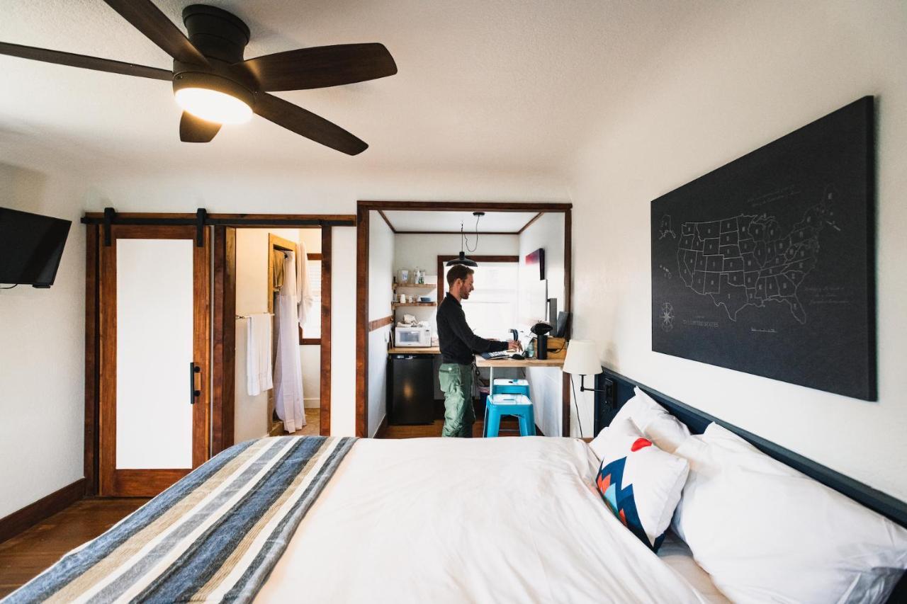 Left Coast Lodge - Pet Friendly Sisters Kültér fotó