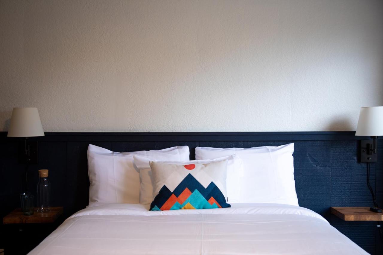 Left Coast Lodge - Pet Friendly Sisters Kültér fotó
