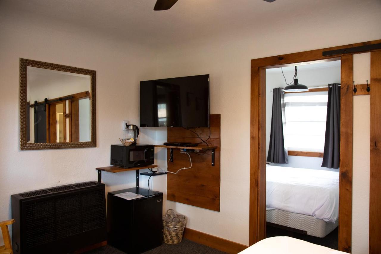 Left Coast Lodge - Pet Friendly Sisters Kültér fotó