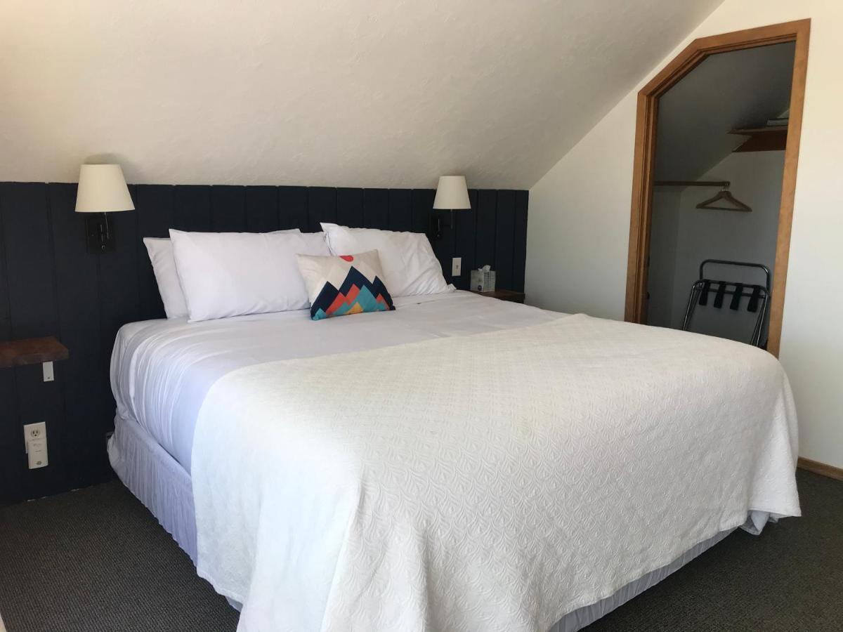 Left Coast Lodge - Pet Friendly Sisters Kültér fotó