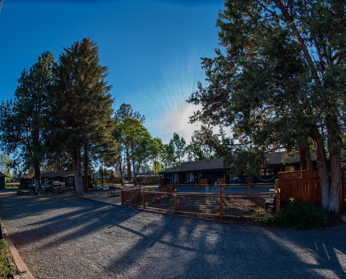 Left Coast Lodge - Pet Friendly Sisters Kültér fotó